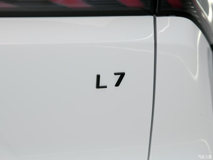 吉利汽车 银河L7 2023款 插混 基本型 吉利汽车 银河L7 2023款 插混 基本型