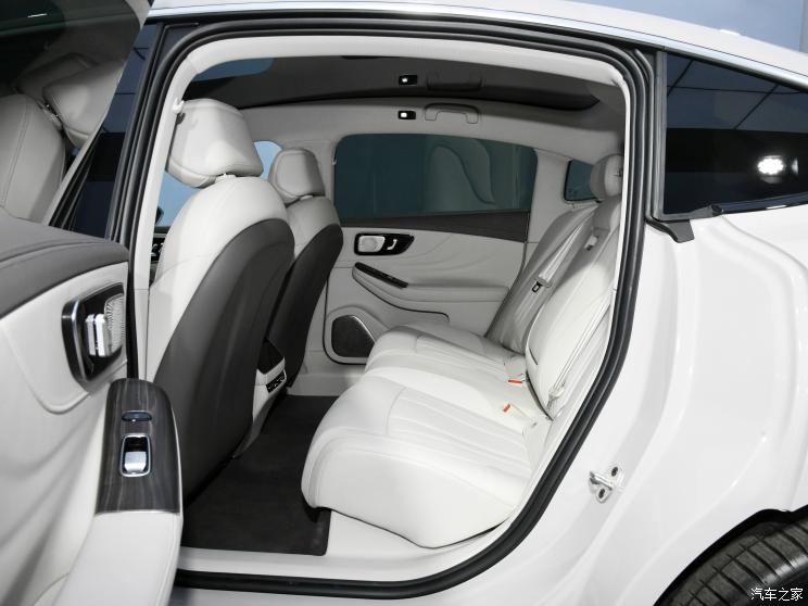 飞凡汽车 飞凡F7 2023款 基本型 飞凡汽车 飞凡F7 2023款 基本型