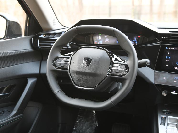 东风标致 标致408X 2023款 中配版 东风标致 标致408X 2023款 中配版