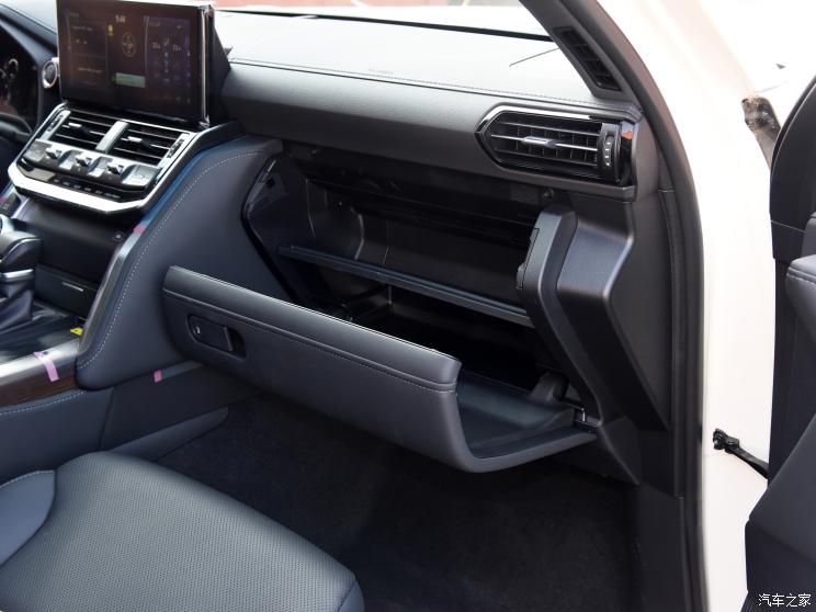 丰田(进口) 兰德酷路泽(进口) 2022款 3.4T 中东版 丰田(进口) 兰德酷路泽(进口) 2022款 3.4T 中东版