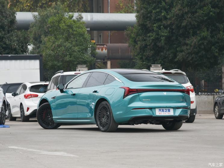 合众汽车 哪吒S 2022款 增程版 1160km 后驱大版 合众汽车 哪吒S 2022款 增程版 1160km 后驱大版