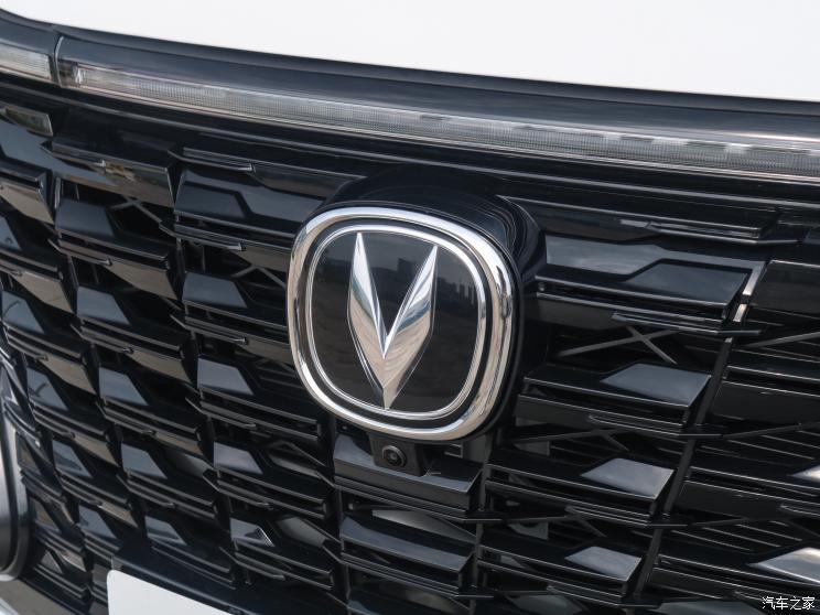 长安汽车 长安CS75 PLUS 2022款 经典版 1.5T 自动卓越型 长安汽车 长安CS75 PLUS 2022款 经典版 1.5T 自动卓越型