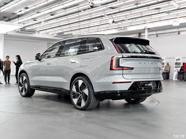 沃尔沃(进口) 沃尔沃EX90 2023款 基本型 沃尔沃(进口) 沃尔沃EX90 2023款 基本型