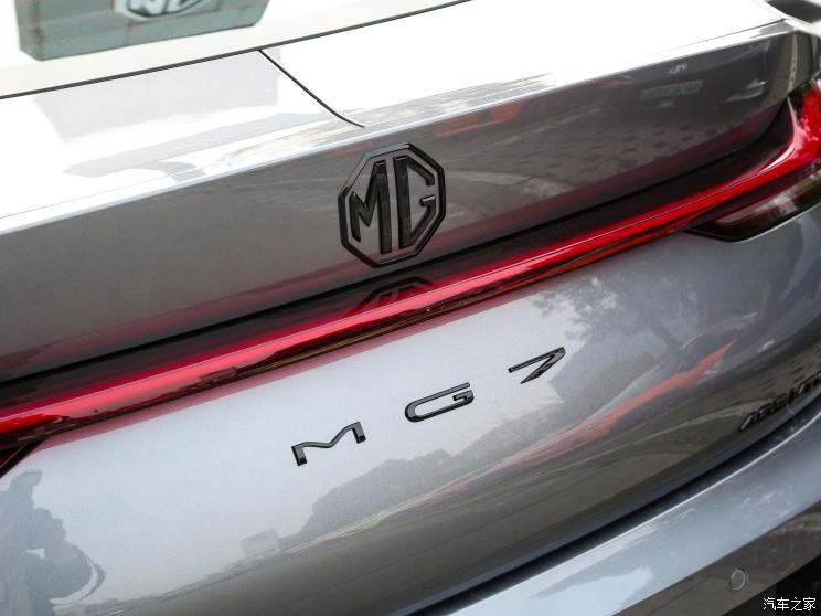 上汽集团 MG7 2023款 2.0T 自动猎美奢享版 上汽集团 MG7 2023款 2.0T 自动猎美奢享版