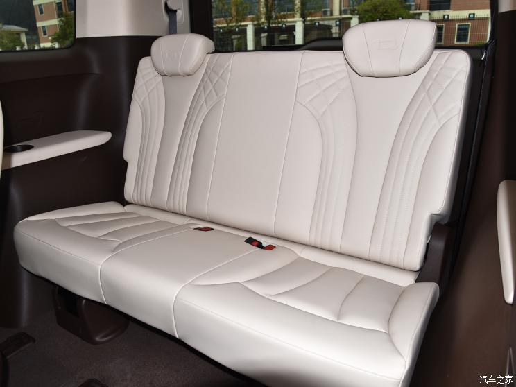 一汽奔腾 奔腾M9 2023款 2.0T 尊享型 一汽奔腾 奔腾M9 2023款 2.0T 尊享型