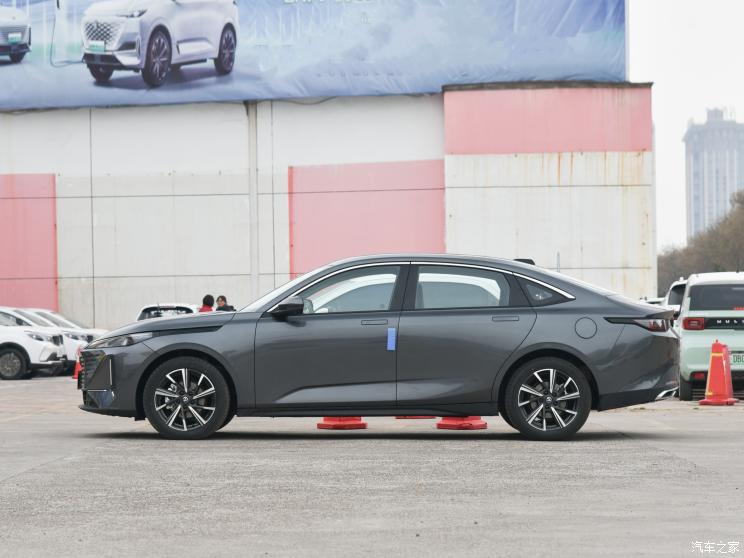 长安汽车 逸达 2023款 蓝鲸NE 1.5T GDI DCT领航型 长安汽车 逸达 2023款 蓝鲸NE 1.5T GDI DCT领航型