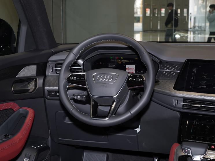 上汽奥迪 奥迪Q6 2022款 45 TFSI quattro 黑武士版 上汽奥迪 奥迪Q6 2022款 45 TFSI quattro 黑武士版