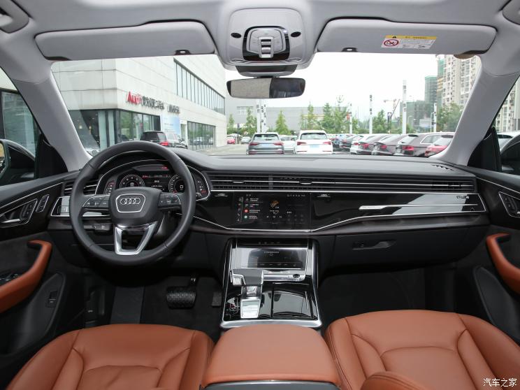 奥迪(进口) 奥迪Q8 2022款 45 TFSI 臻选动感型 奥迪(进口) 奥迪Q8 2022款 45 TFSI 臻选动感型