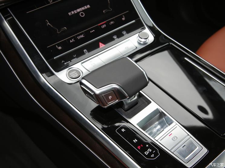 奥迪(进口) 奥迪Q8 2022款 45 TFSI 臻选动感型 奥迪(进口) 奥迪Q8 2022款 45 TFSI 臻选动感型