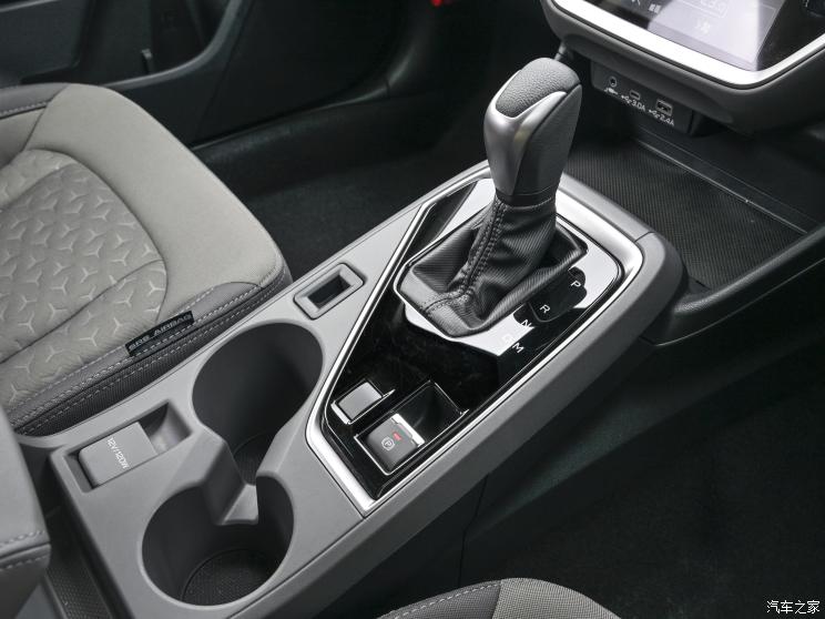 斯巴鲁 斯巴鲁Crosstrek 2024款 e-Boxer Touring 日本版 斯巴鲁 斯巴鲁Crosstrek 2024款 e-Boxer Touring 日本版