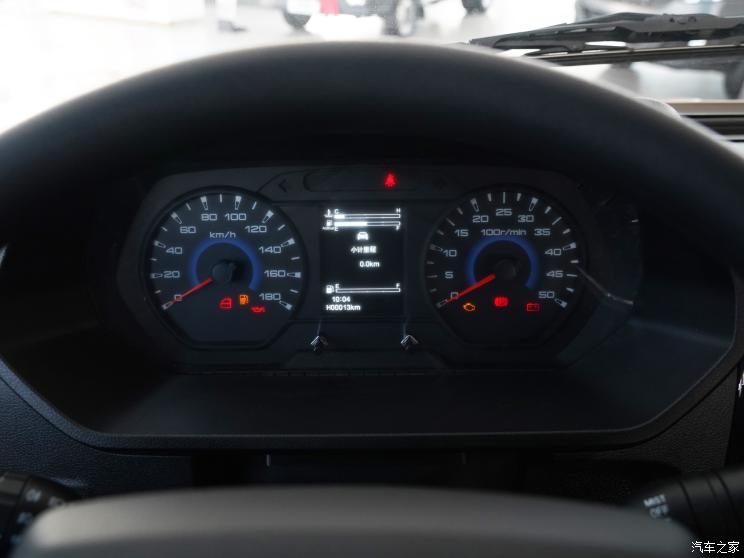 南京依维柯 依维柯得意 2023款 聚金版 2.5T A35M1客车短轴中顶单胎侧拉门5-9座