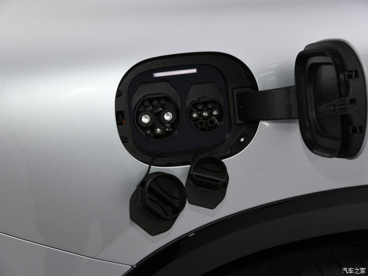 梅赛德斯-迈巴赫 迈巴赫EQS SUV 2023款 680 欧洲版 梅赛德斯-迈巴赫 迈巴赫EQS SUV 2023款 680 欧洲版