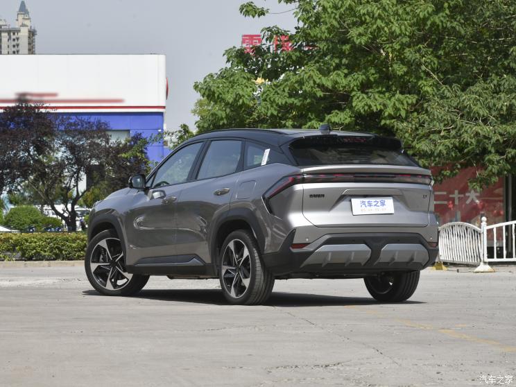 吉利汽车 银河L7 2023款 插混 基本型 吉利汽车 银河L7 2023款 插混 基本型