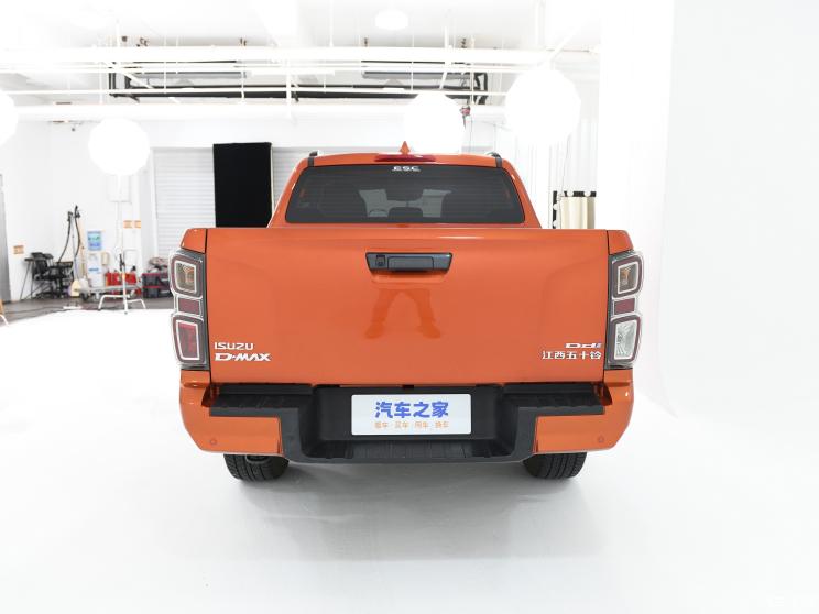 江西五十铃 D-MAX 2023款 1.9T自动四驱柴油V-CROSS高配RZ4E 江西五十铃 D-MAX 2023款 1.9T自动四驱柴油V-CROSS高配RZ4E