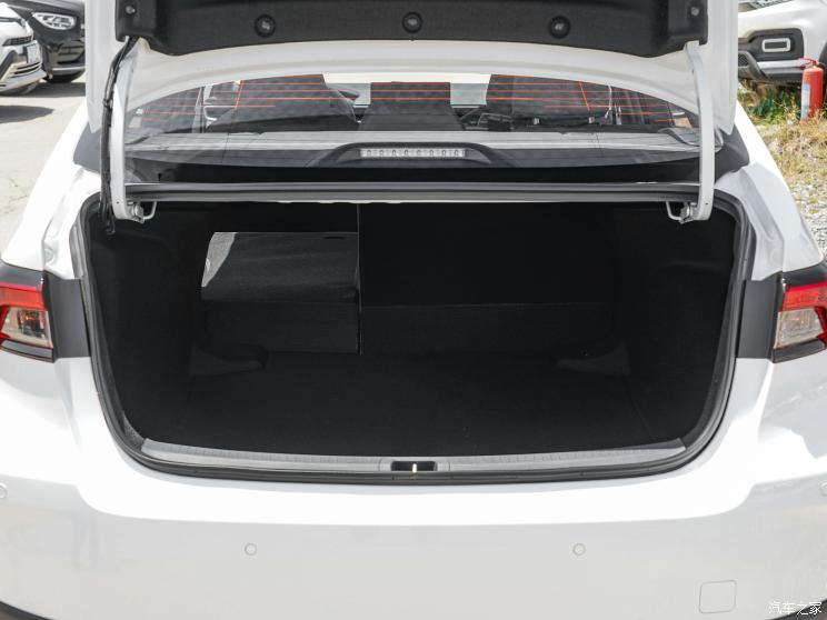 一汽丰田 亚洲狮 2023款 双擎 2.0L 基本型 一汽丰田 亚洲狮 2023款 双擎 2.0L 基本型