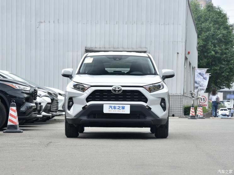 一汽丰田 RAV4荣放 2023款 2.0L CVT两驱都市版 一汽丰田 RAV4荣放 2023款 2.0L CVT两驱都市版