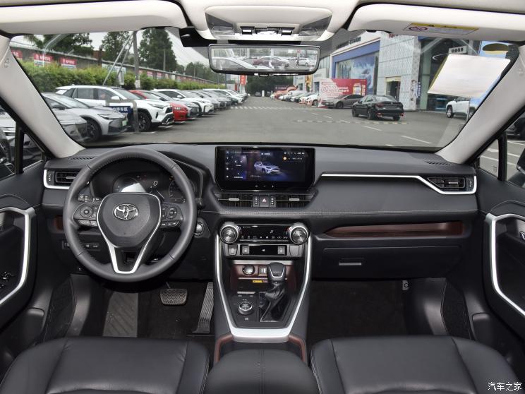 一汽丰田 RAV4荣放 2023款 双擎 2.5L E-CVT四驱旗舰版 一汽丰田 RAV4荣放 2023款 双擎 2.5L E-CVT四驱旗舰版