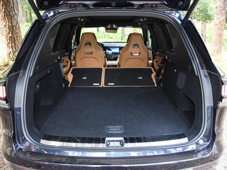 领克 领克09新能源 2023款 2.0TD EM-P 亚运行政版 五座 领克 领克09新能源 2023款 2.0TD EM-P 亚运行政版 五座