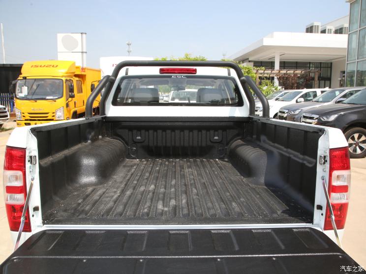 江西五十铃 瑞迈 2023款 2.5T 柴油 两驱 豪迈版 长轴 江西五十铃 瑞迈 2023款 2.5T 柴油 两驱 豪迈版 长轴