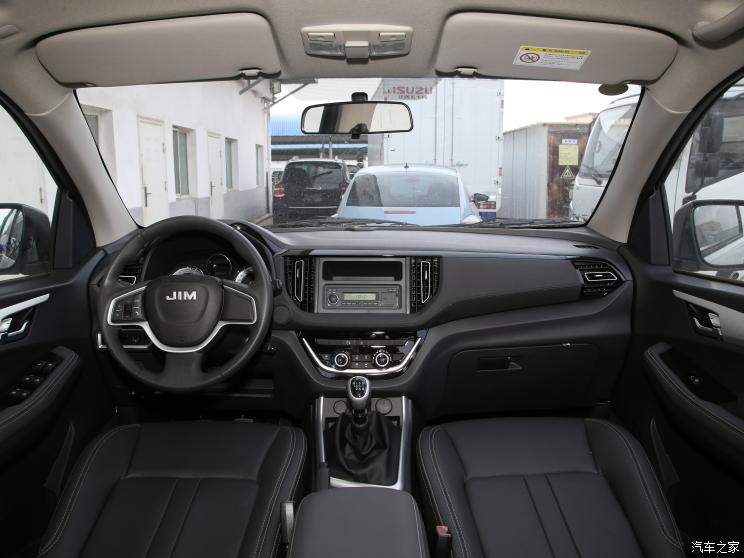 江西五十铃 瑞迈 2023款 2.5T 柴油 四驱 驰迈版 长轴 江西五十铃 瑞迈 2023款 2.5T 柴油 四驱 驰迈版 长轴