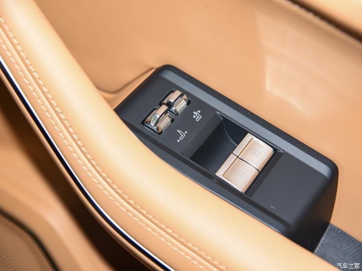 领克 领克09新能源 2023款 2.0TD EM-P 亚运行政版 五座 领克 领克09新能源 2023款 2.0TD EM-P 亚运行政版 五座