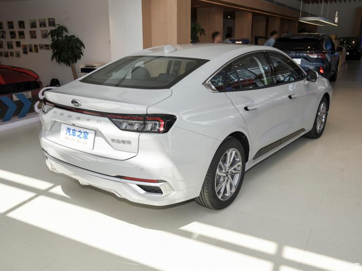 长安福特 蒙迪欧 2023款 1.5T 高配版 长安福特 蒙迪欧 2023款 1.5T 高配版