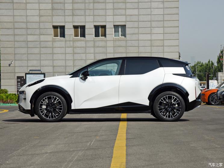 极氪 极氪X 2023款 四驱YOU版 4座 极氪 极氪X 2023款 四驱YOU版 4座