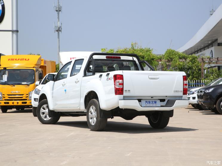 江西五十铃 瑞迈 2023款 2.5T 柴油 四驱 驰迈版 长轴 江西五十铃 瑞迈 2023款 2.5T 柴油 四驱 驰迈版 长轴