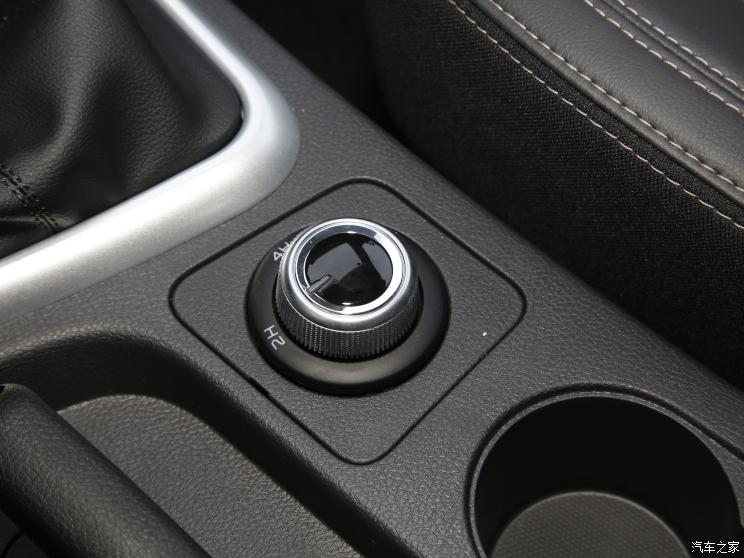 江西五十铃 瑞迈 2023款 2.5T 柴油 四驱 驰迈版 长轴 江西五十铃 瑞迈 2023款 2.5T 柴油 四驱 驰迈版 长轴