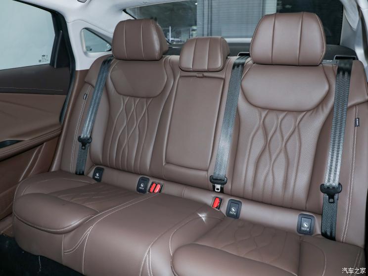 奇瑞汽车 艾瑞泽8 2023款 高能版 2.0T DCT御 奇瑞汽车 艾瑞泽8 2023款 高能版 2.0T DCT御