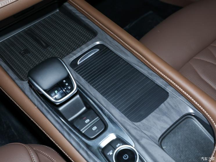 奇瑞汽车 艾瑞泽8 2023款 高能版 2.0T DCT御 奇瑞汽车 艾瑞泽8 2023款 高能版 2.0T DCT御