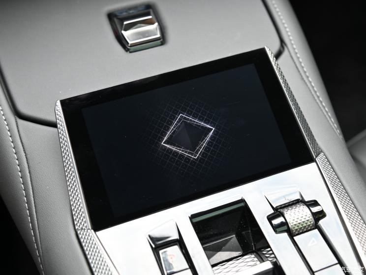 DS(进口) DS 4 2023款 1.6T 基本型 DS(进口) DS 4 2023款 1.6T 基本型