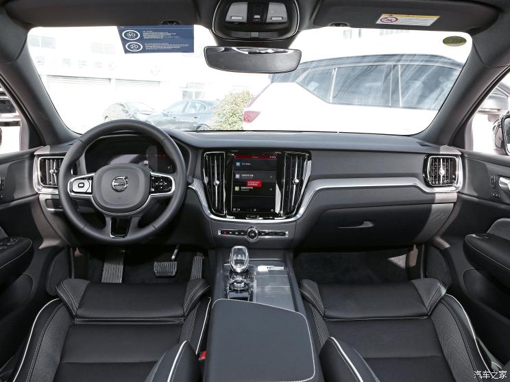 沃尔沃亚太 沃尔沃S60 2023款 B4 智远运动版 沃尔沃亚太 沃尔沃S60 2023款 B4 智远运动版