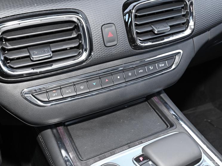 北京汽车制造厂 卡路里 2023款 2.0L 自动 长轴 能量型 北京汽车制造厂 卡路里 2023款 2.0L 自动 长轴 能量型