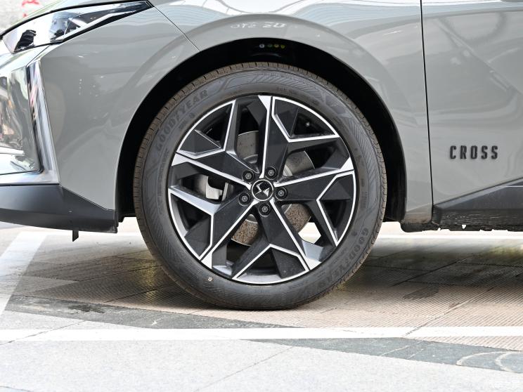 DS(进口) DS 4 2023款 1.6T 基本型 DS(进口) DS 4 2023款 1.6T 基本型