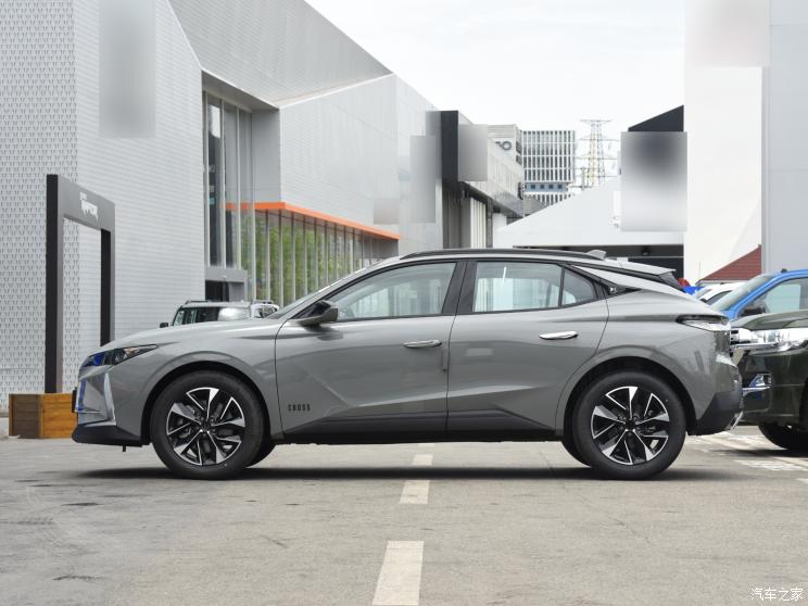 DS(进口) DS 4 2023款 低配版 DS(进口) DS 4 2023款 低配版