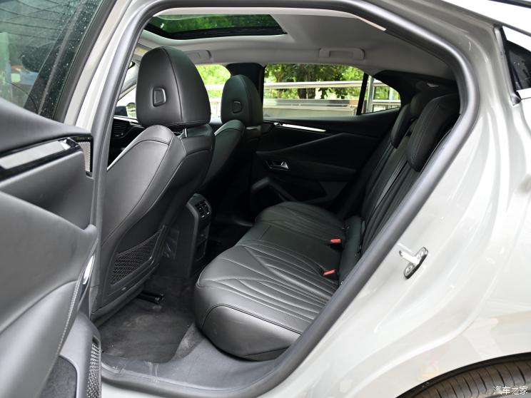 DS(进口) DS 4 2023款 1.6T 基本型 DS(进口) DS 4 2023款 1.6T 基本型