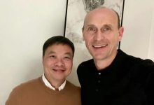 小鹏何小鹏与大众中国贝瑞德“秀恩爱”-鹏城车网