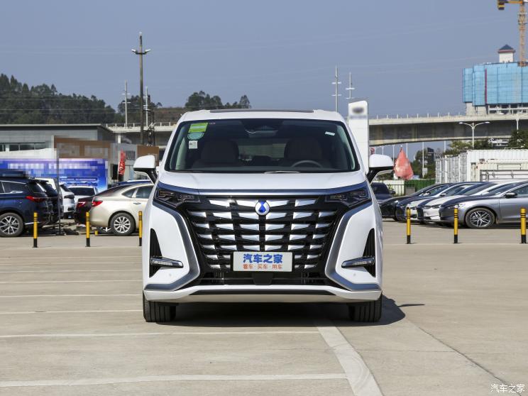 腾势汽车 腾势D9 2022款 DM-i 1040 尊贵型 腾势汽车 腾势D9 2022款 DM-i 1040 尊贵型