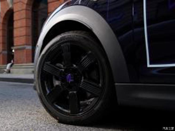 MINI MINI 2023款 1.5T COOPER 紫夜出逃 特别版 MINI MINI 2023款 1.5T COOPER 紫夜出逃 特别版