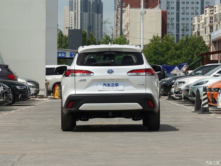 一汽丰田 卡罗拉锐放 2023款 2.0L 双擎 一汽丰田 卡罗拉锐放 2023款 2.0L 双擎