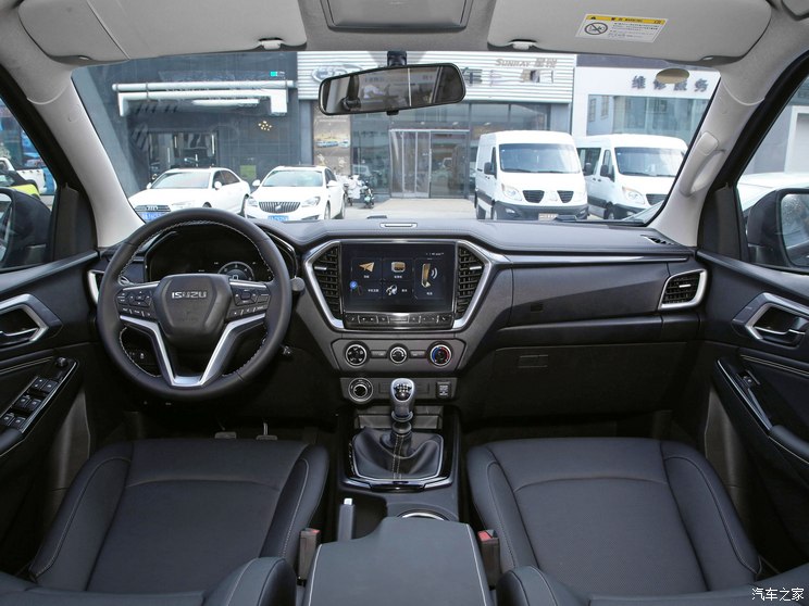 江西五十铃 铃拓 2023款 2.5T手动四驱柴油长轴版 江西五十铃 铃拓 2023款 2.5T手动四驱柴油长轴版