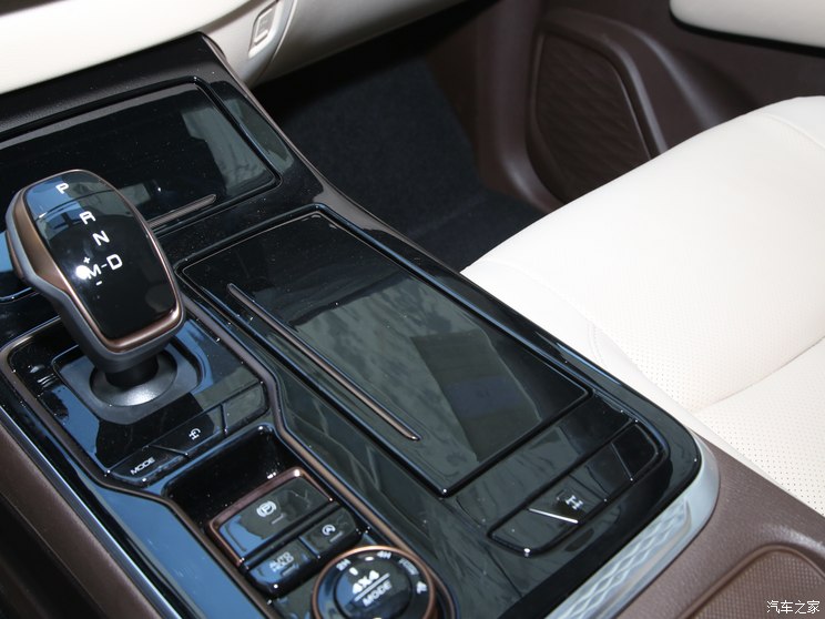 郑州日产 帕拉丁 2023款 2.0T 四驱尊享型