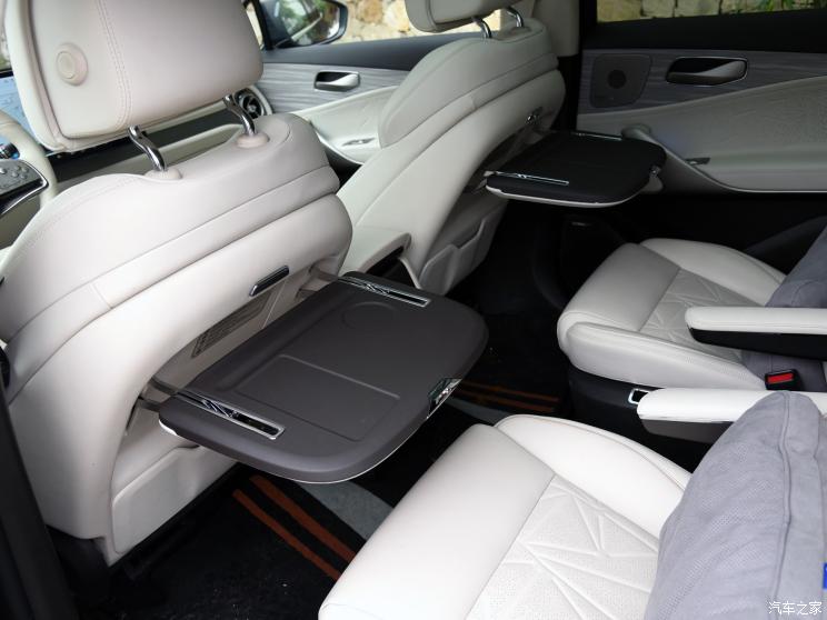 腾势汽车 腾势N8 2023款 基本型 腾势汽车 腾势N8 2023款 基本型