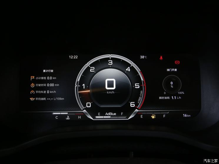 江西五十铃 铃拓 2023款 2.5T手动四驱柴油长轴版 江西五十铃 铃拓 2023款 2.5T手动四驱柴油长轴版