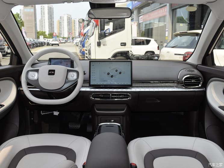 江淮汽车 钇为3 2023款 405km Lite 江淮汽车 钇为3 2023款 405km Lite