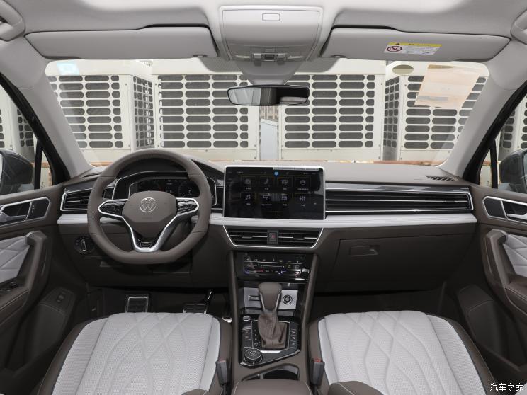 上汽大众 途观L 2023款 改款 380TSI 自动四驱R-Line越享版7座 上汽大众 途观L 2023款 改款 380TSI 自动四驱R-Line越享版7座