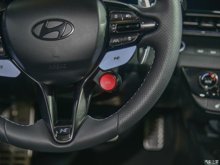 现代N 伊兰特Elantra N 2023款 2.0T N 现代N 伊兰特Elantra N 2023款 2.0T N