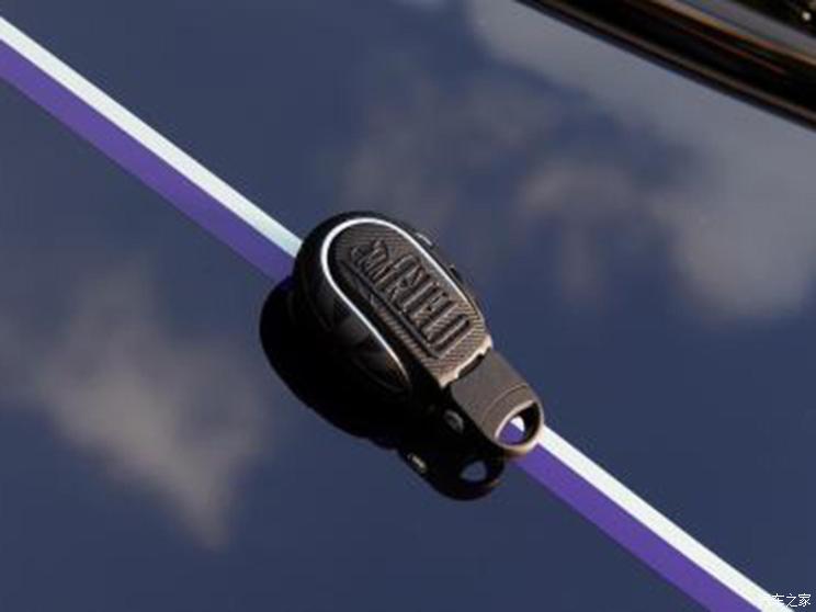 MINI MINI 2023款 1.5T COOPER 紫夜出逃 特别版 MINI MINI 2023款 1.5T COOPER 紫夜出逃 特别版