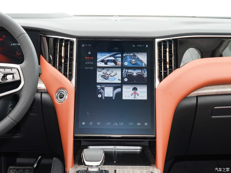 一汽红旗 红旗HS7 2023款 2.0T 自动四驱旗领版 七座 一汽红旗 红旗HS7 2023款 2.0T 自动四驱旗领版 七座